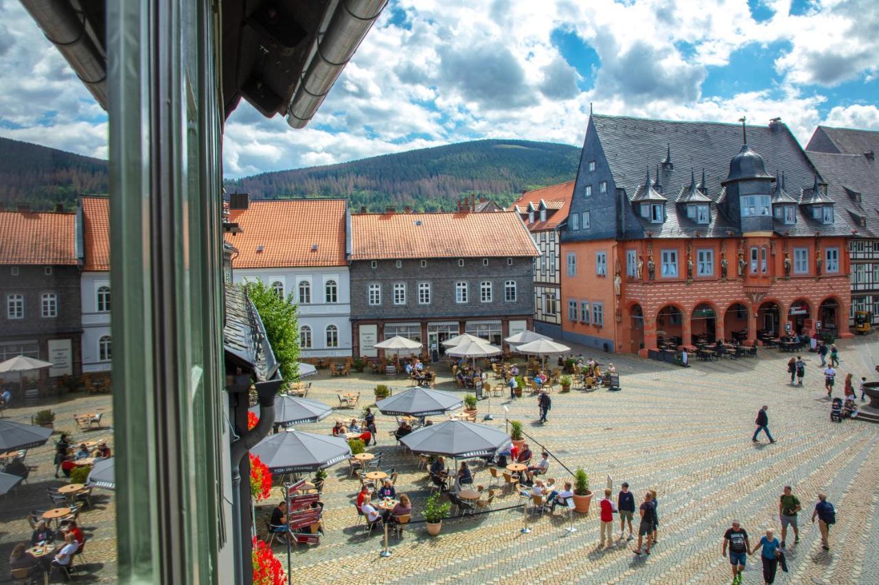 Haus Mittenmank Am Marktplatz Goslar Exterior foto