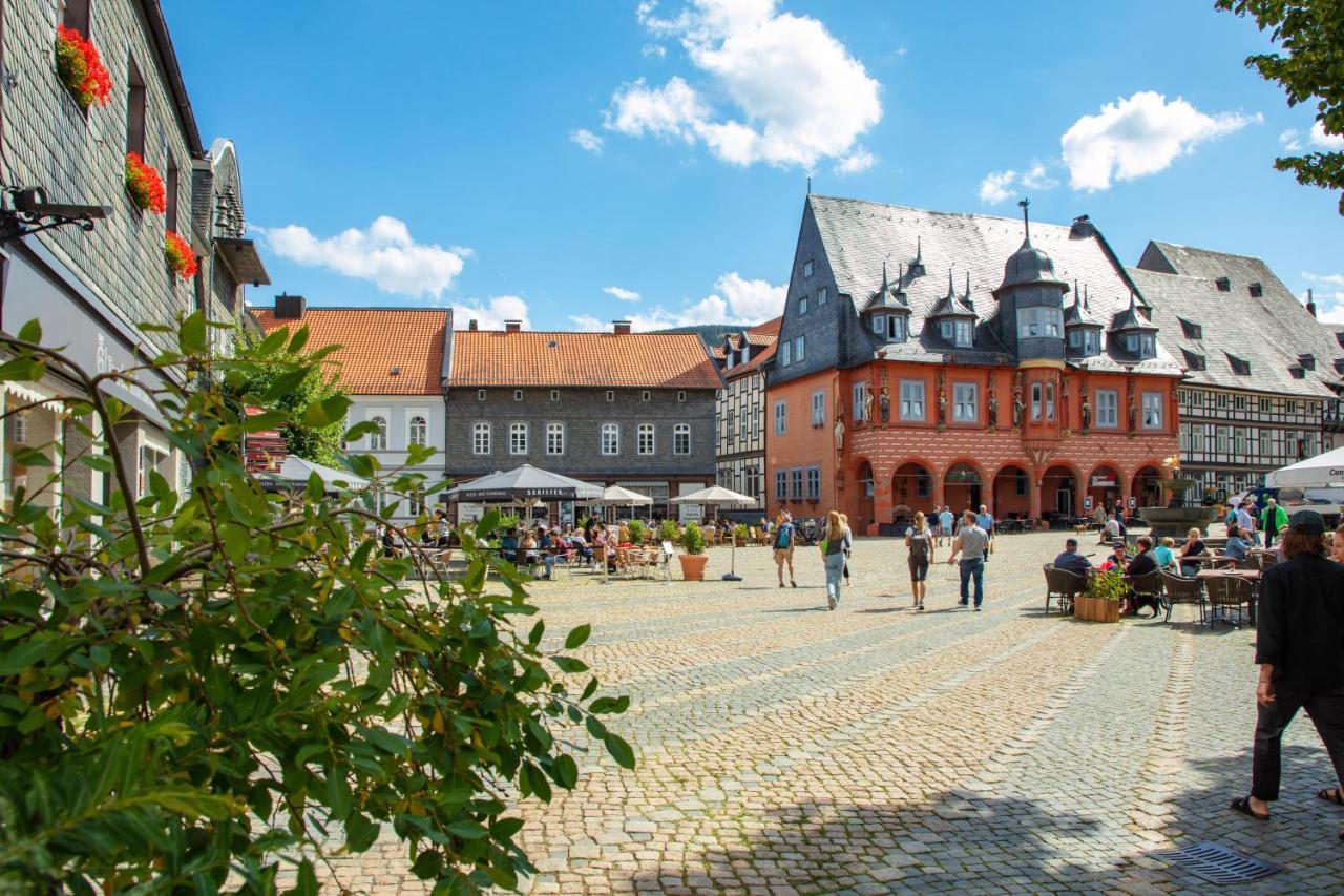 Haus Mittenmank Am Marktplatz Goslar Exterior foto
